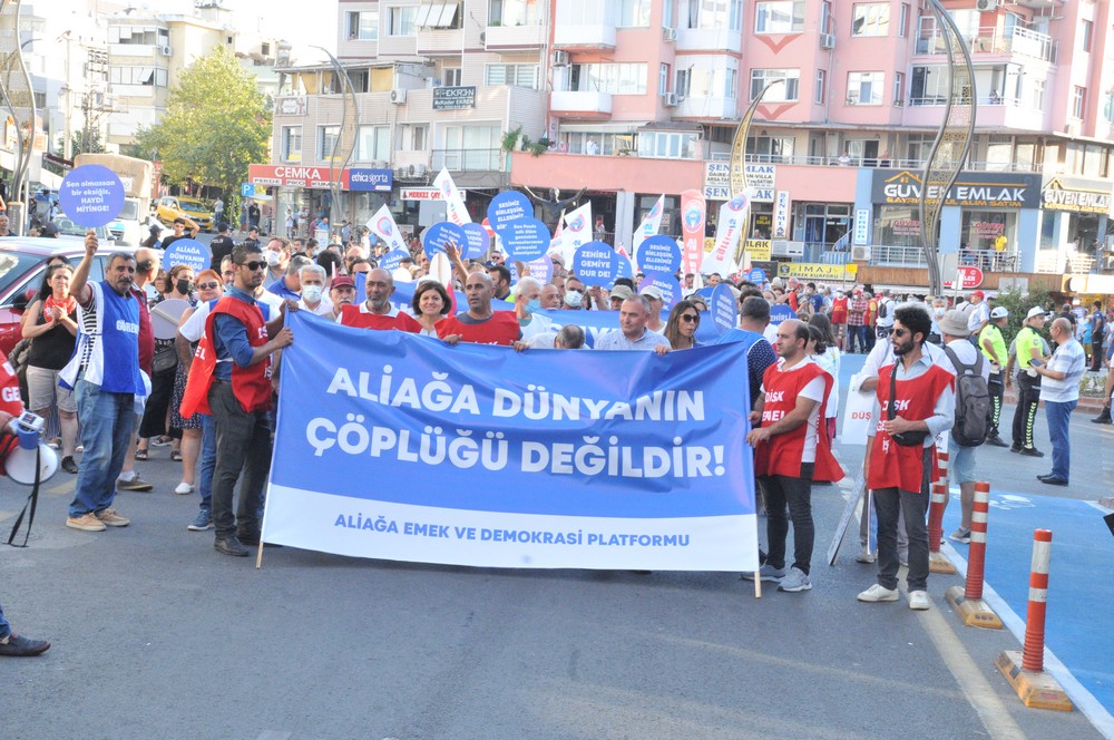 Çevrecilerden Aliağa'da Asbestli Gemiye Karşı Miting