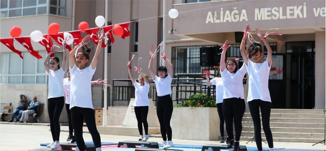 Aliağa’da Atatürk'ü Anma, Gençlik ve Spor Bayramı Coşkusu