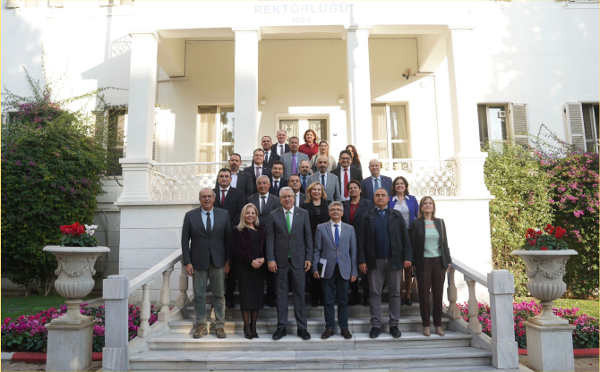 Ege Üniversitesi'nden OSB'lere Eğitim İş Birliği Çağrısı