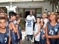 Basketbolculardan Başkan Demirağ’a Babalar Günü Ziyareti