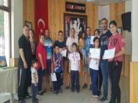 Foça’da Karate Kursu Alanlara Katılım Belgesi